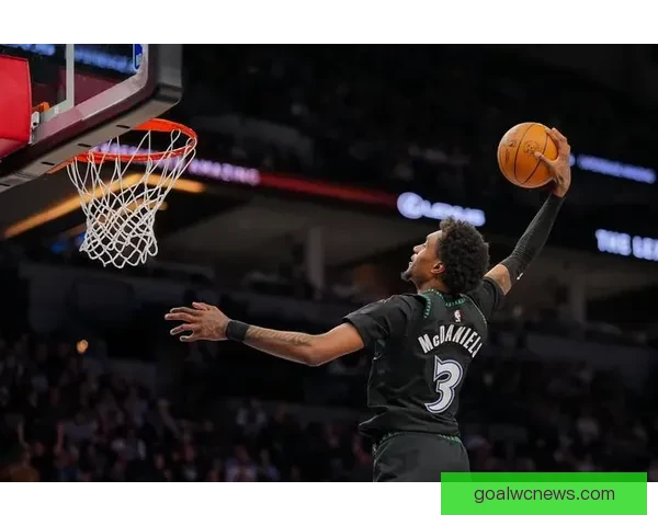 森林狼官方宣布麦克丹尼尔斯左膝髌腱炎确诊 将列入每日观察名单